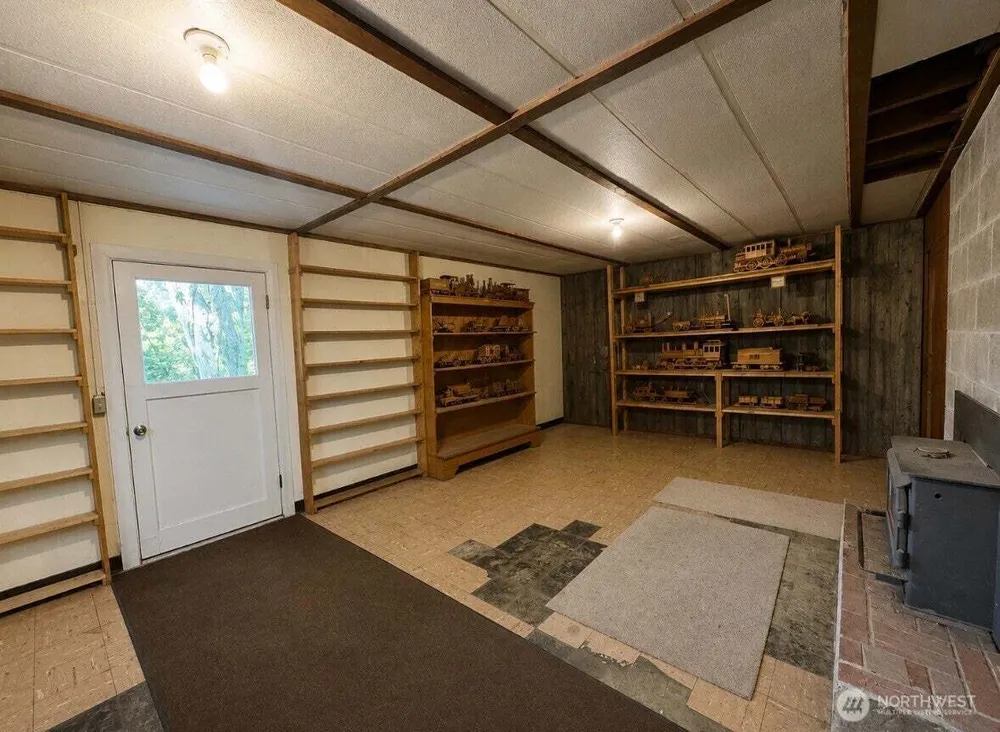 16 Big Rock Rd, Oroville, WA 98844