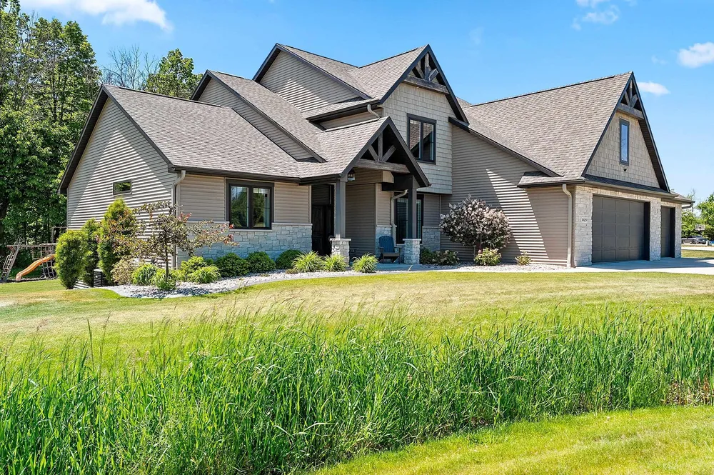 W4269 Rose Tree Drive, Appleton, WI 54913