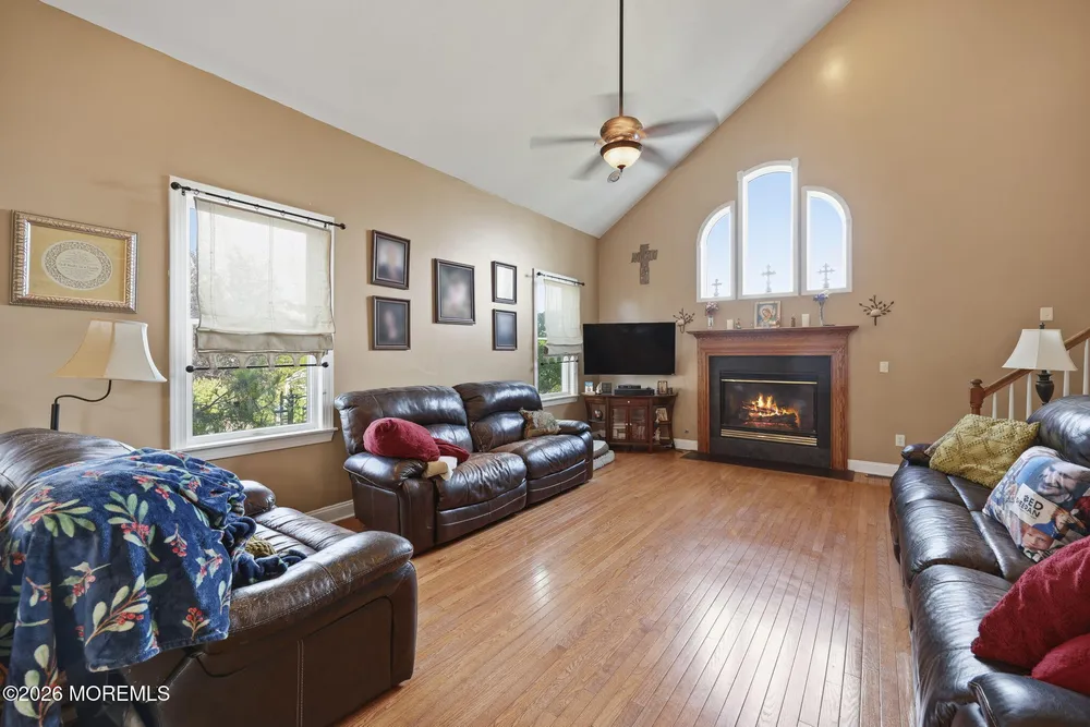 19 Chambry Ct, Freehold, NJ 07728