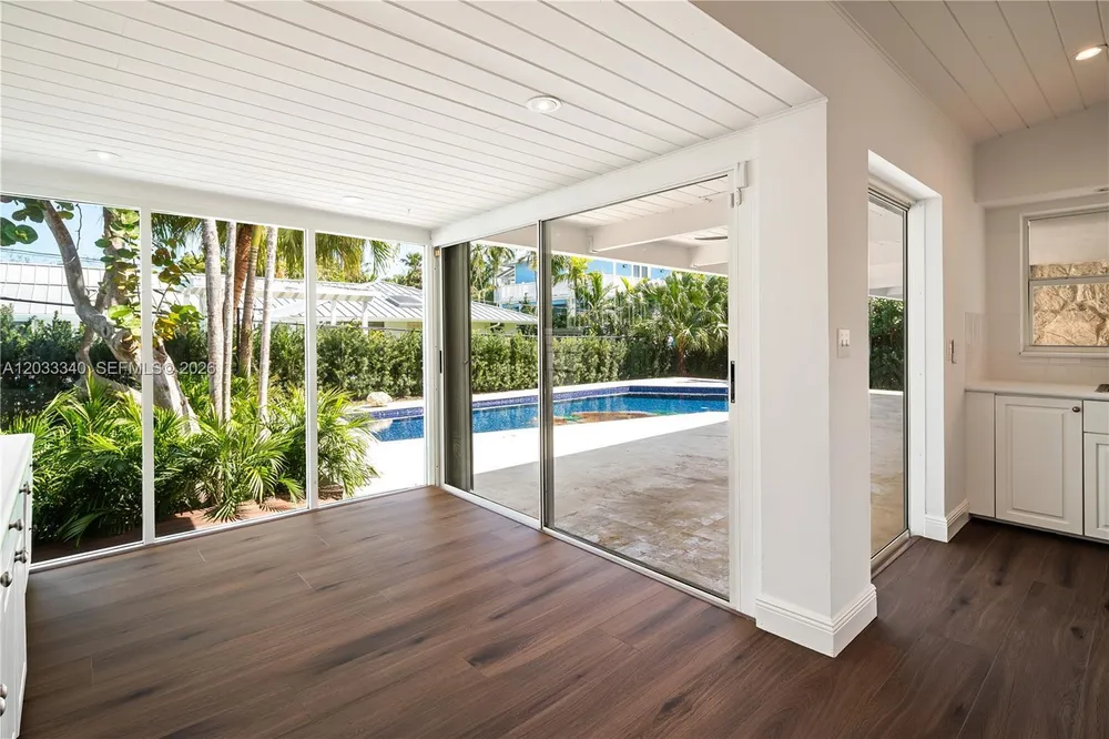 669 S Mashta Dr, Key Biscayne, FL 33149