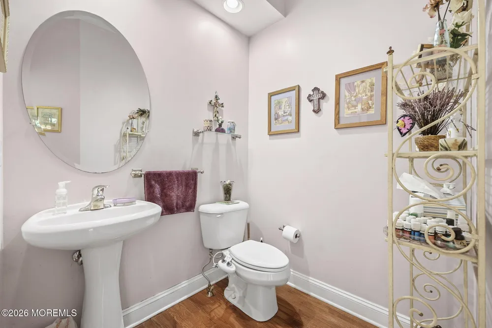 19 Chambry Ct, Freehold, NJ 07728
