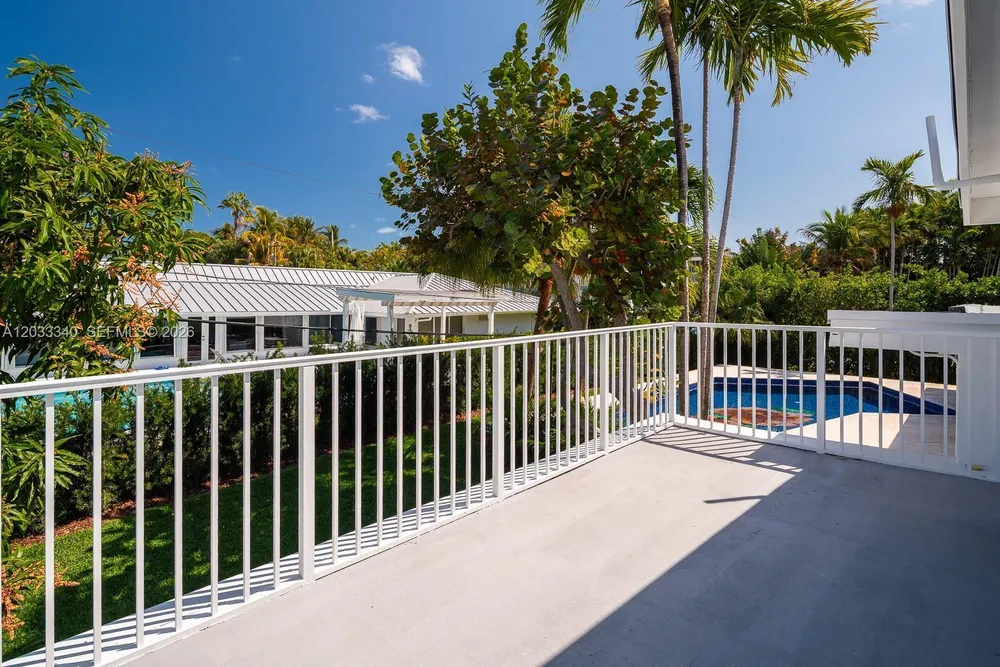 669 S Mashta Dr, Key Biscayne, FL 33149