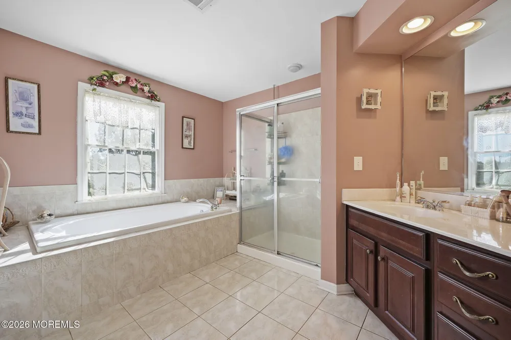 19 Chambry Ct, Freehold, NJ 07728
