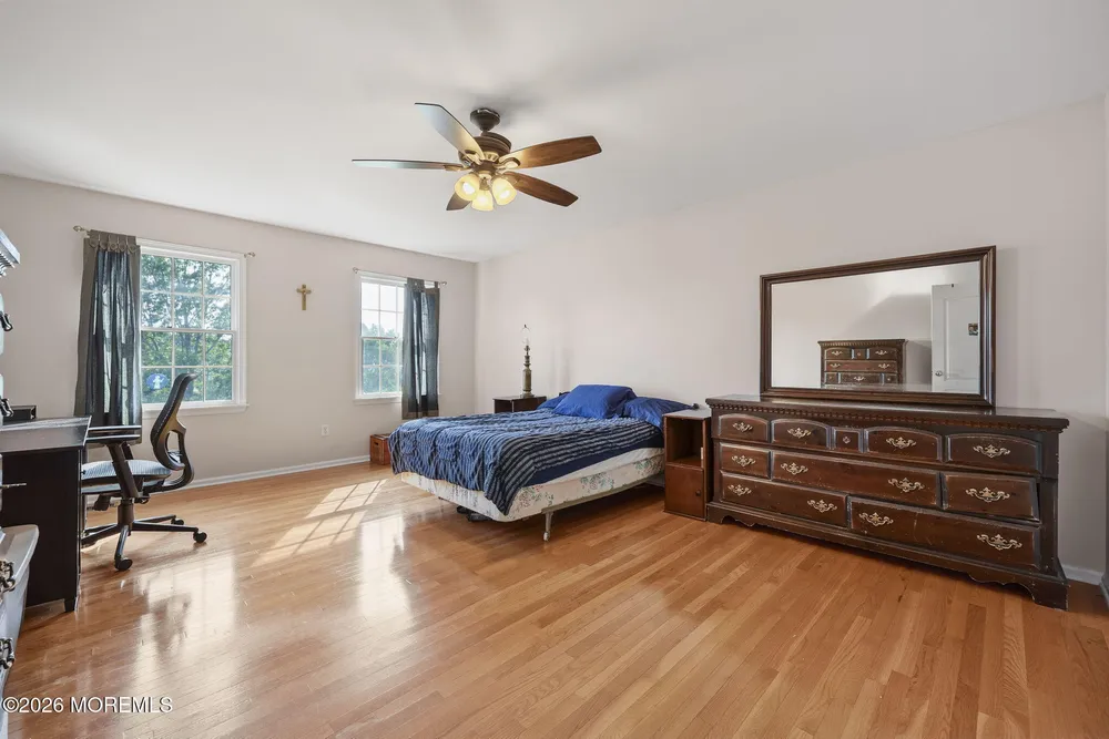 19 Chambry Ct, Freehold, NJ 07728