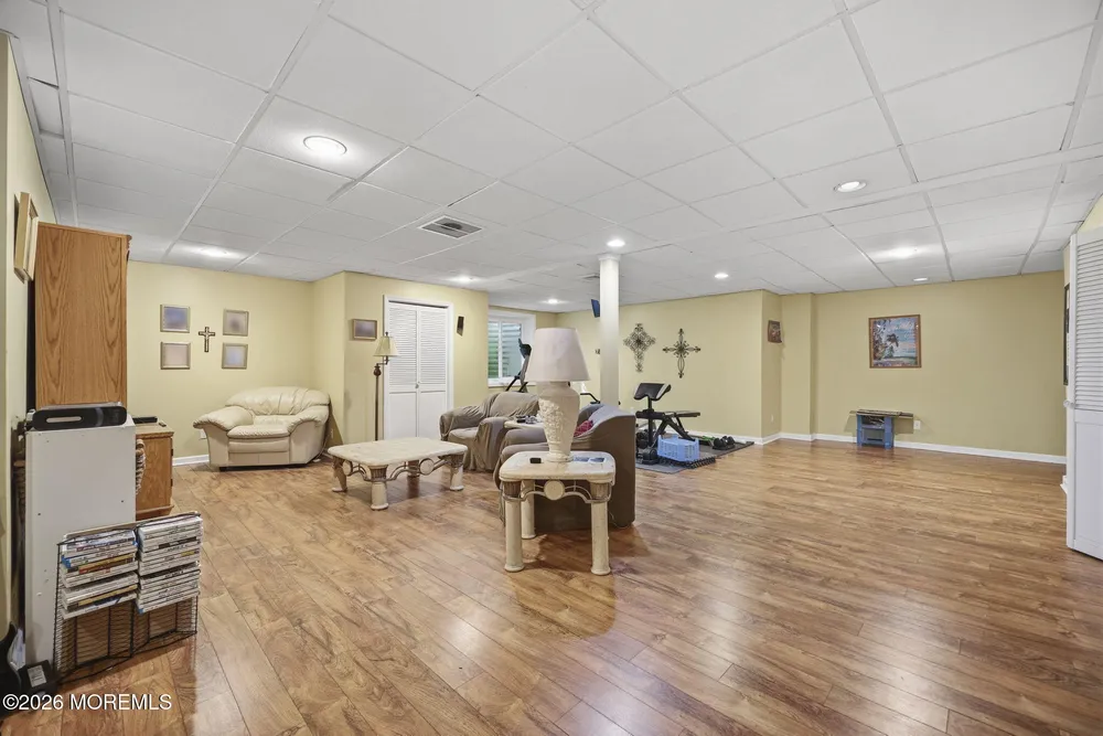19 Chambry Ct, Freehold, NJ 07728