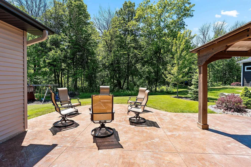 W4269 Rose Tree Drive, Appleton, WI 54913