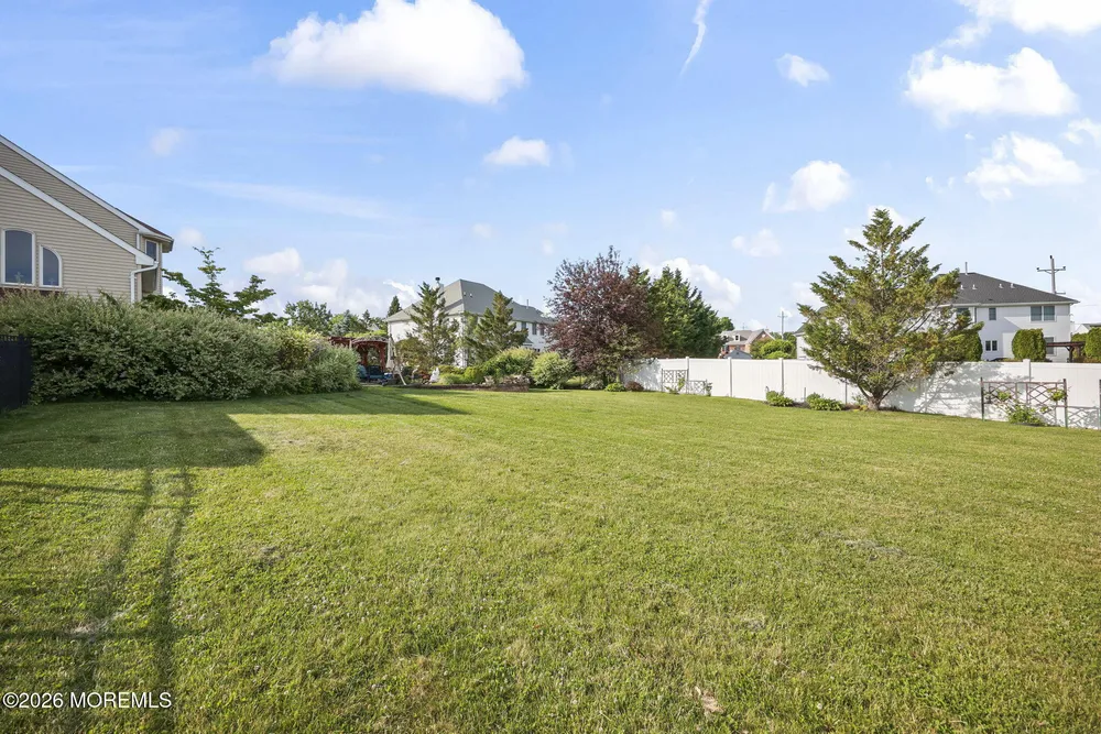 19 Chambry Ct, Freehold, NJ 07728