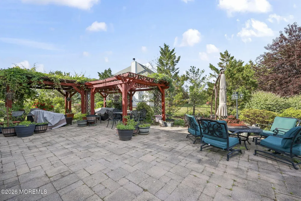 19 Chambry Ct, Freehold, NJ 07728