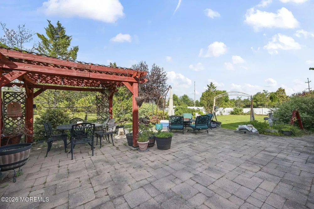 19 Chambry Ct, Freehold, NJ 07728