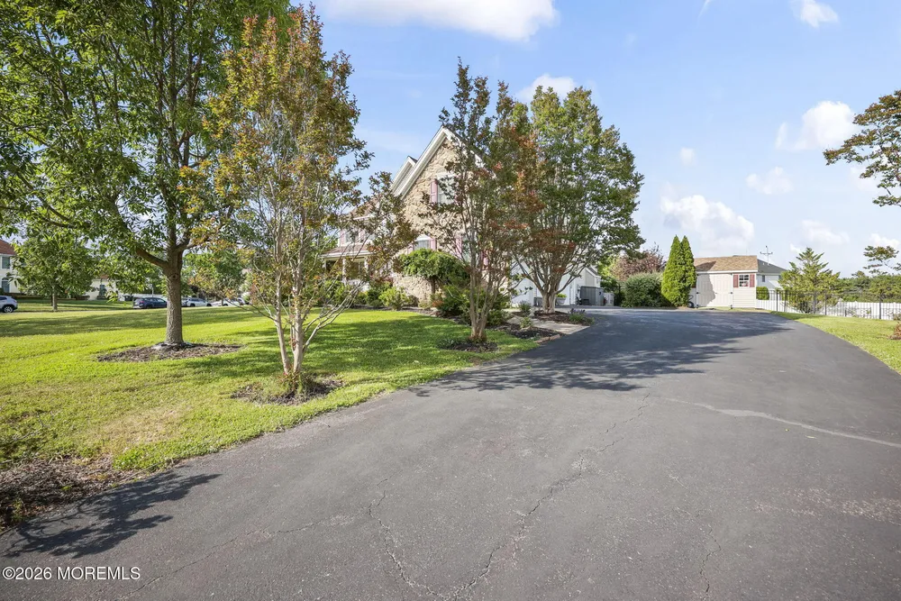 19 Chambry Ct, Freehold, NJ 07728