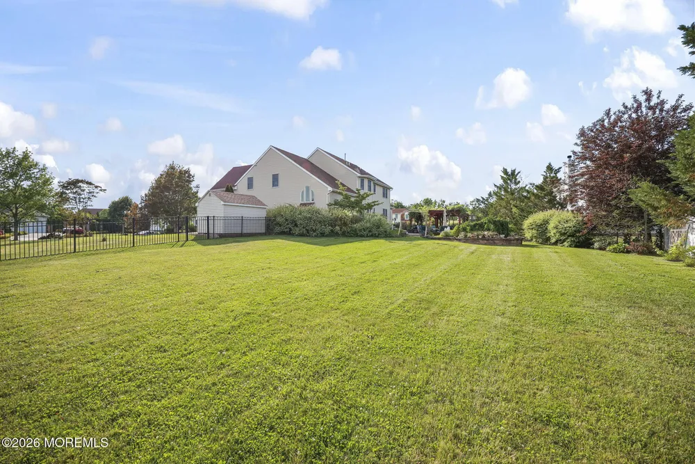 19 Chambry Ct, Freehold, NJ 07728