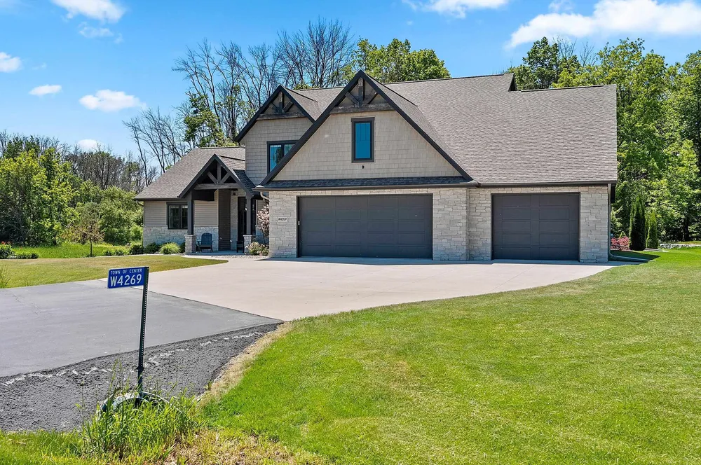 W4269 Rose Tree Drive, Appleton, WI 54913