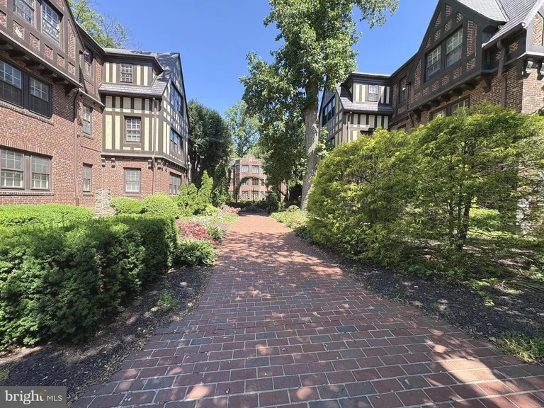 415 City Ave, Merion Station, PA 19066