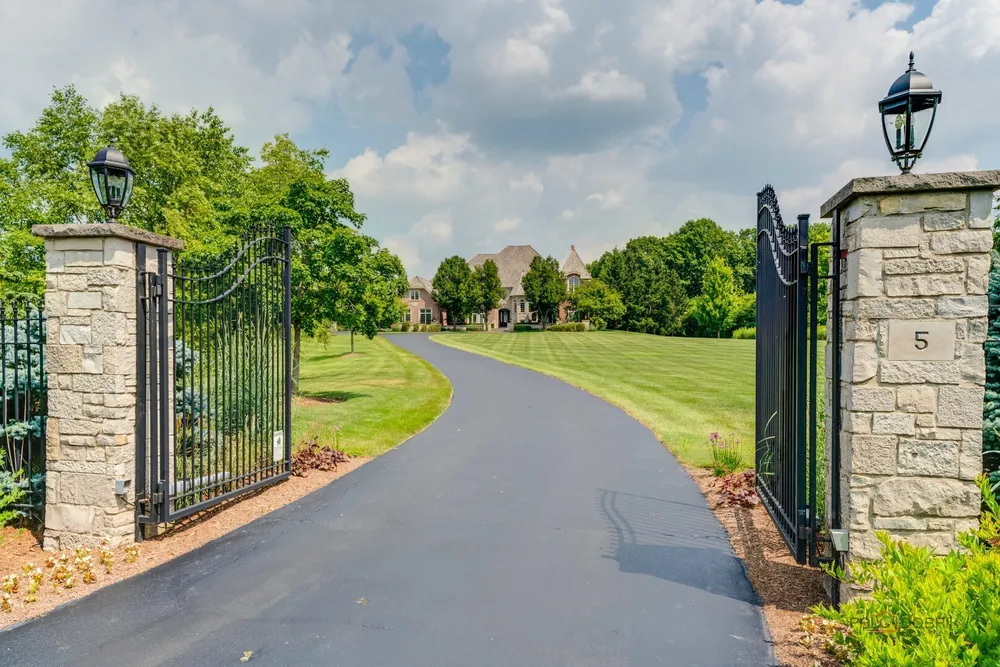 5 Jennifer Ct, Barrington, IL 60010