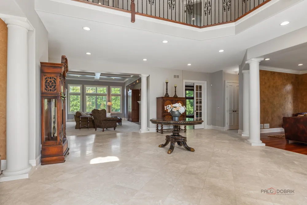 5 Jennifer Ct, Barrington, IL 60010