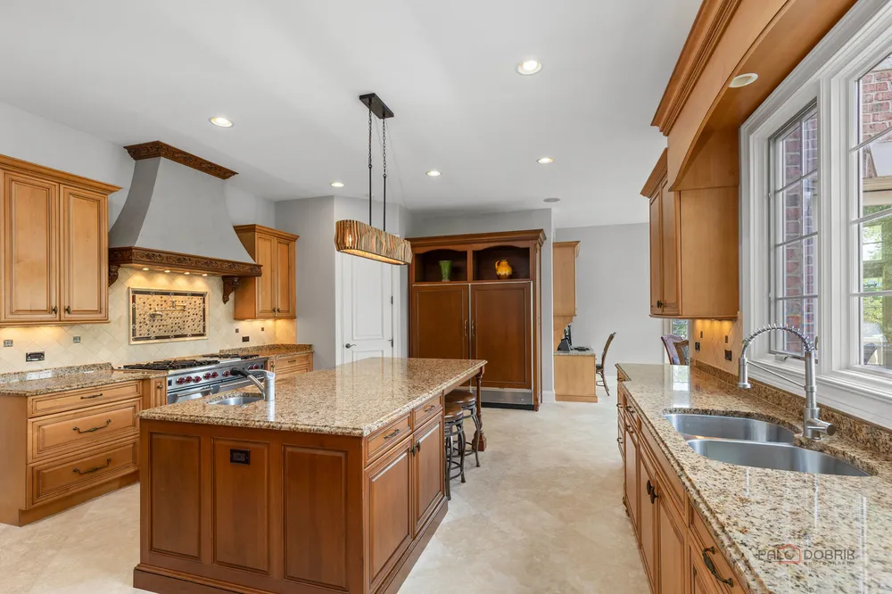5 Jennifer Ct, Barrington, IL 60010