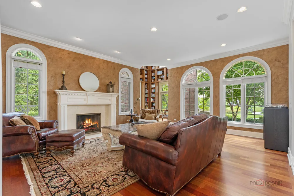 5 Jennifer Ct, Barrington, IL 60010