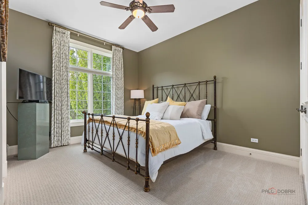 5 Jennifer Ct, Barrington, IL 60010