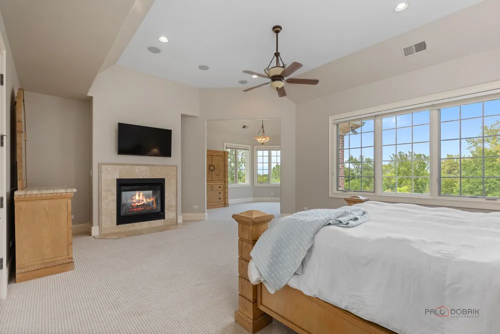 5 Jennifer Ct, Barrington, IL 60010