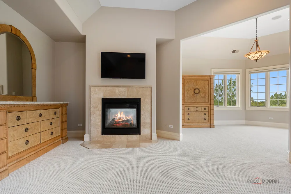 5 Jennifer Ct, Barrington, IL 60010