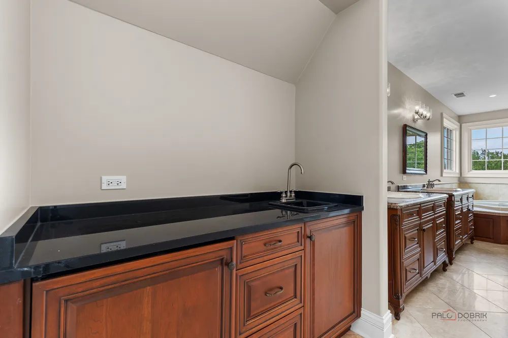 5 Jennifer Ct, Barrington, IL 60010