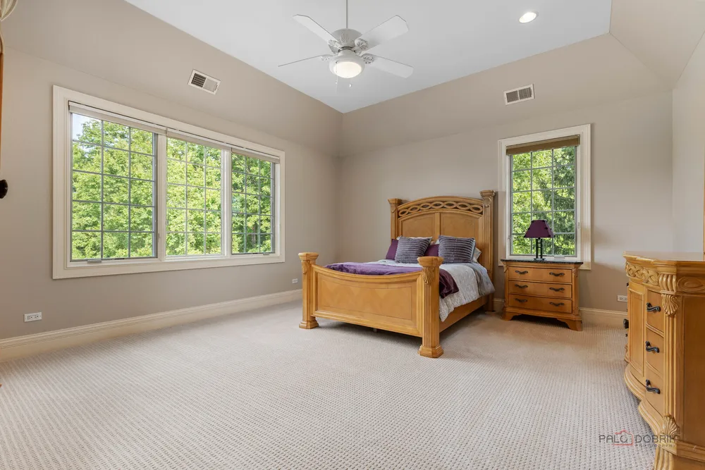 5 Jennifer Ct, Barrington, IL 60010