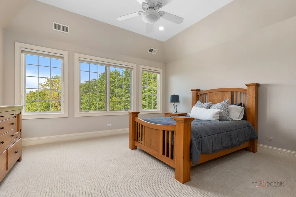 5 Jennifer Ct, Barrington, IL 60010
