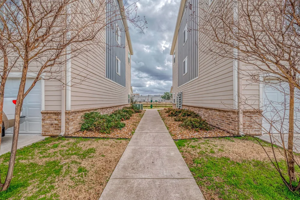 21155 Gosling Rd, Spring, TX 77388