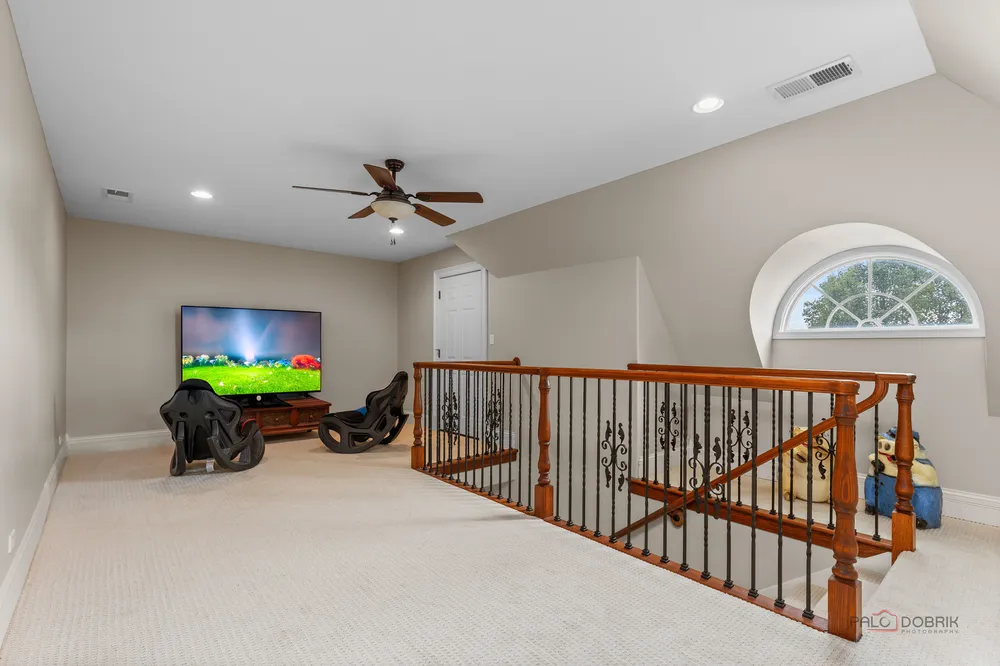5 Jennifer Ct, Barrington, IL 60010