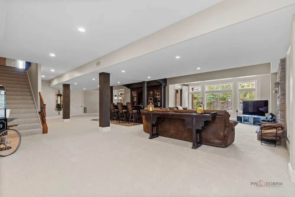 5 Jennifer Ct, Barrington, IL 60010