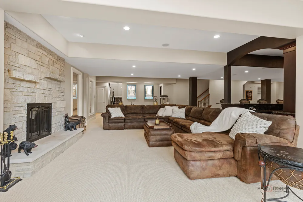 5 Jennifer Ct, Barrington, IL 60010