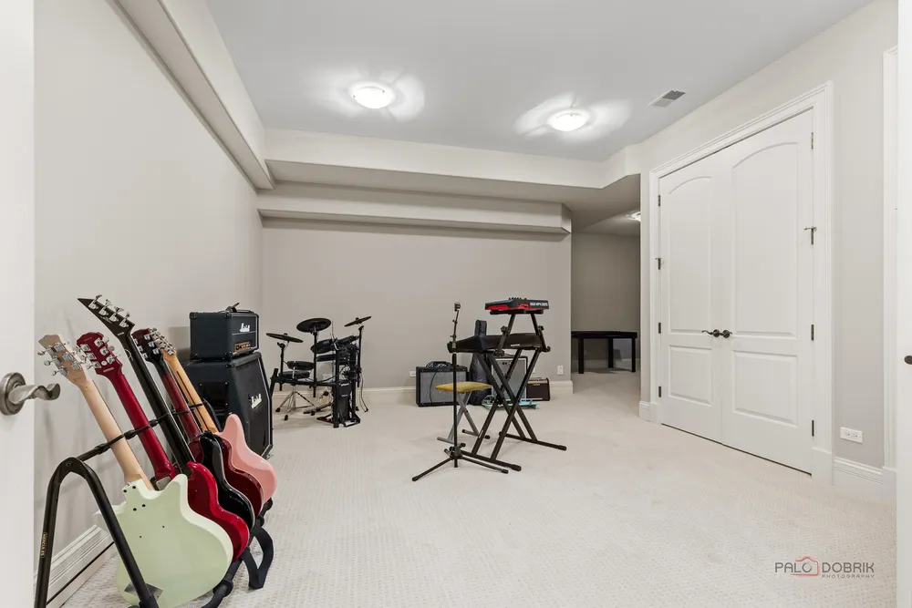 5 Jennifer Ct, Barrington, IL 60010