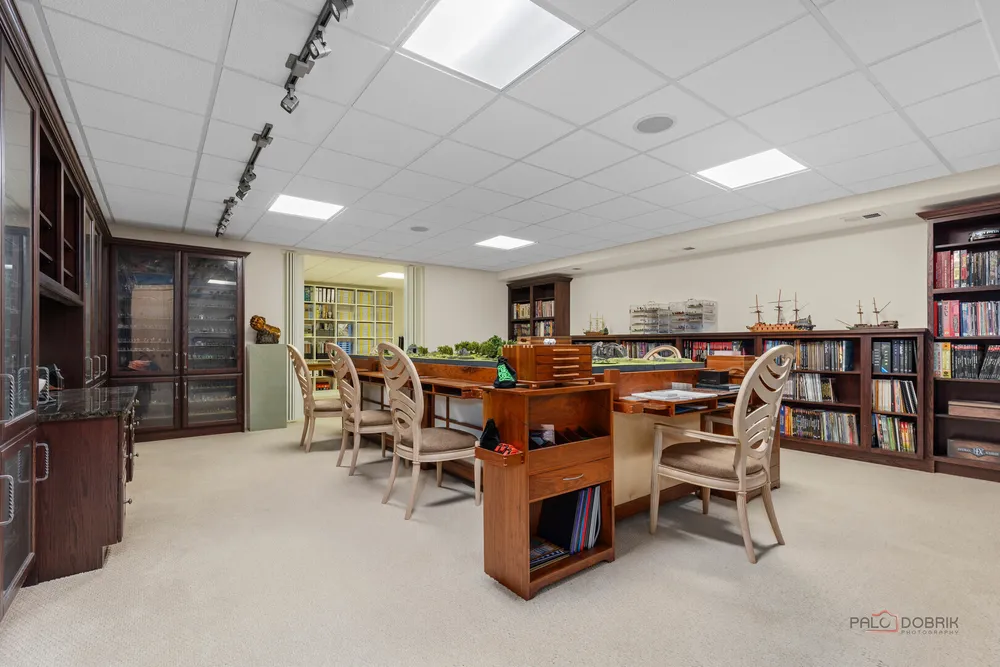 5 Jennifer Ct, Barrington, IL 60010