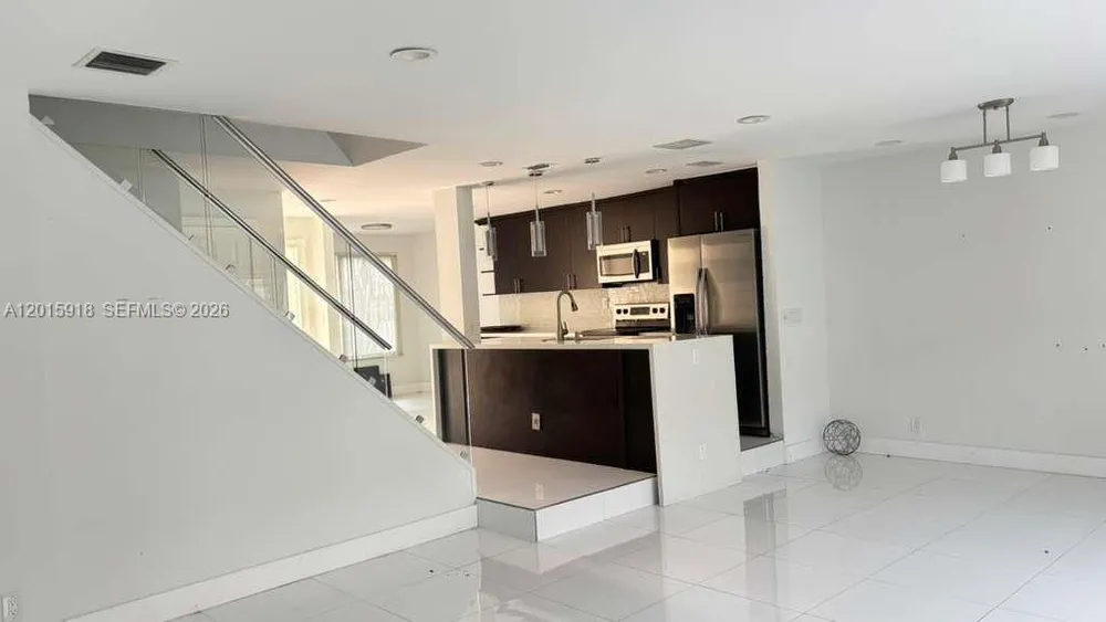 8195 NW 8th Manor, Plantation, FL 33324