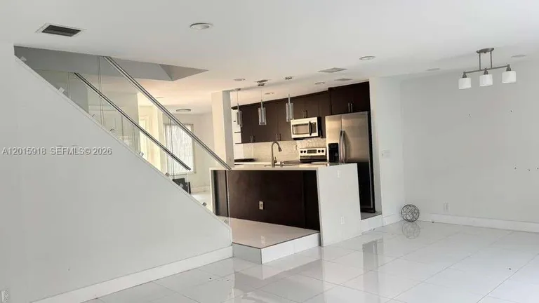 8195 NW 8th Manor, Plantation, FL 33324