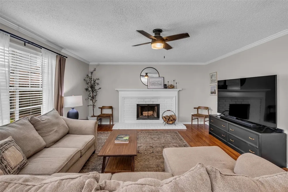9415 Towerstone Dr, Spring, TX 77379