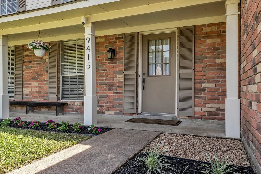 9415 Towerstone Dr, Spring, TX 77379