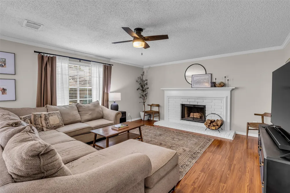 9415 Towerstone Dr, Spring, TX 77379