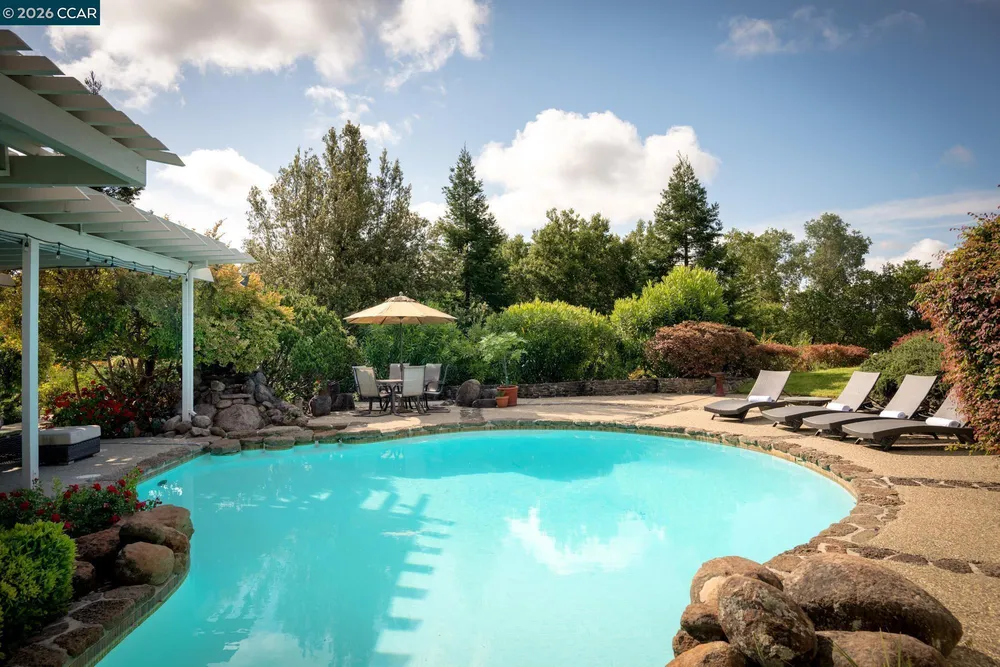 2305 Saddleback Dr, Danville, CA 94506