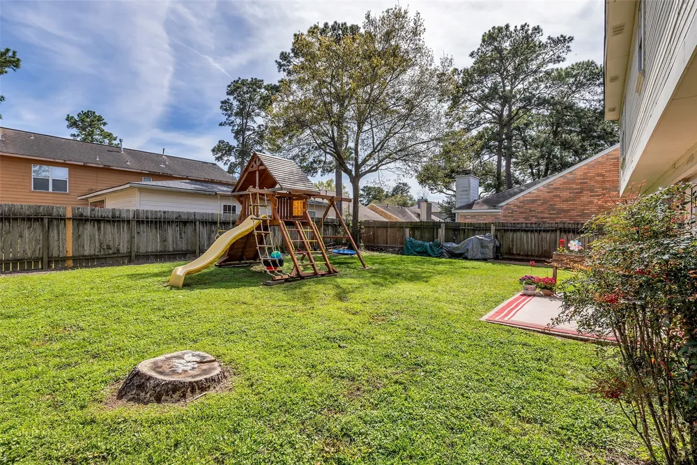 9415 Towerstone Dr, Spring, TX 77379
