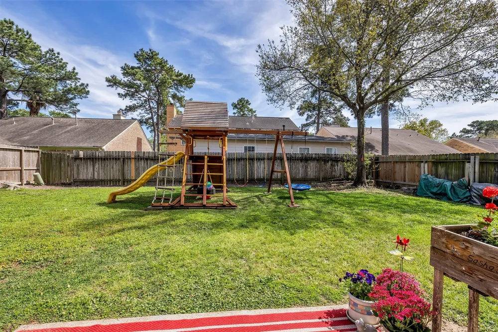9415 Towerstone Dr, Spring, TX 77379