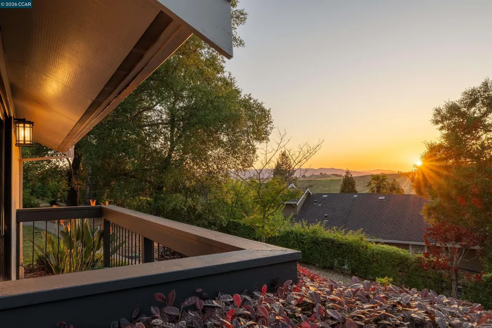 2305 Saddleback Dr, Danville, CA 94506
