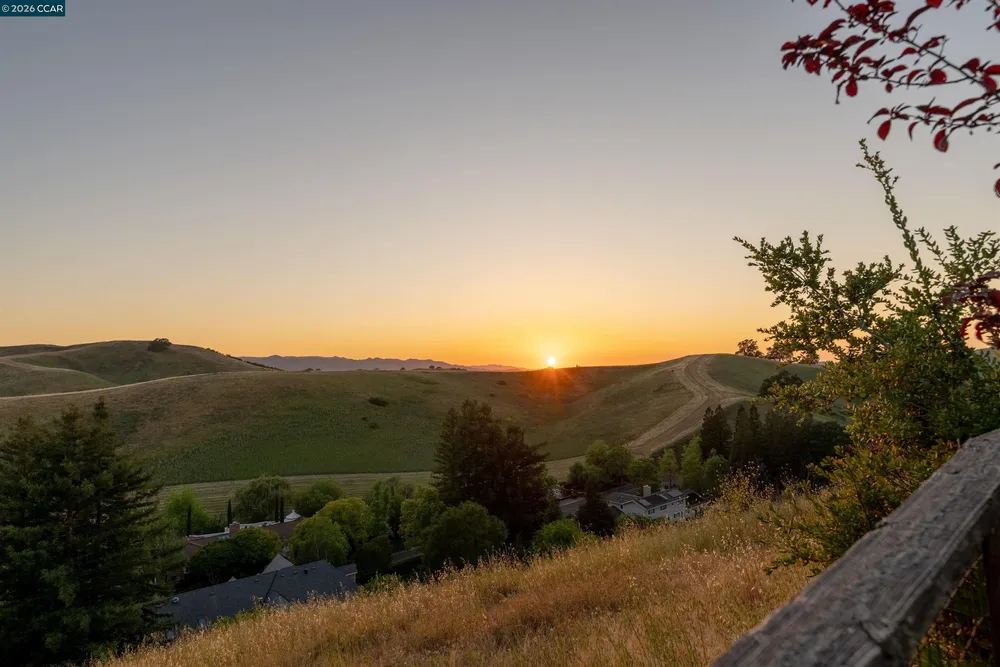 2305 Saddleback Dr, Danville, CA 94506