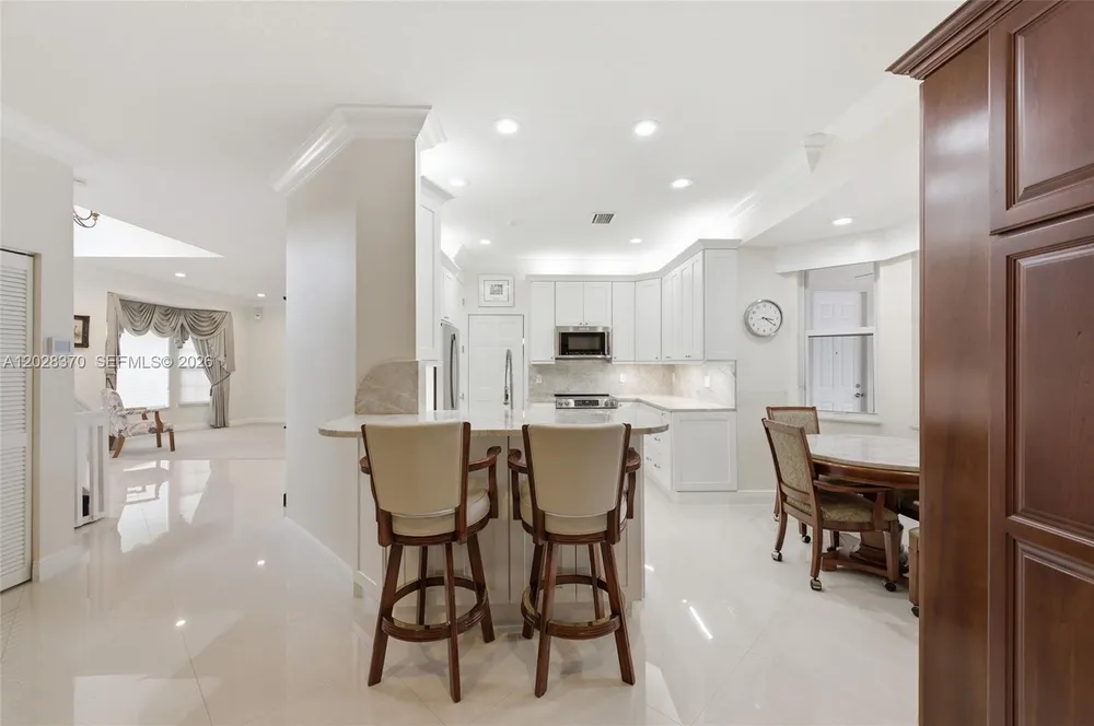 2608 Oakbrook Ct, Weston, FL 33332
