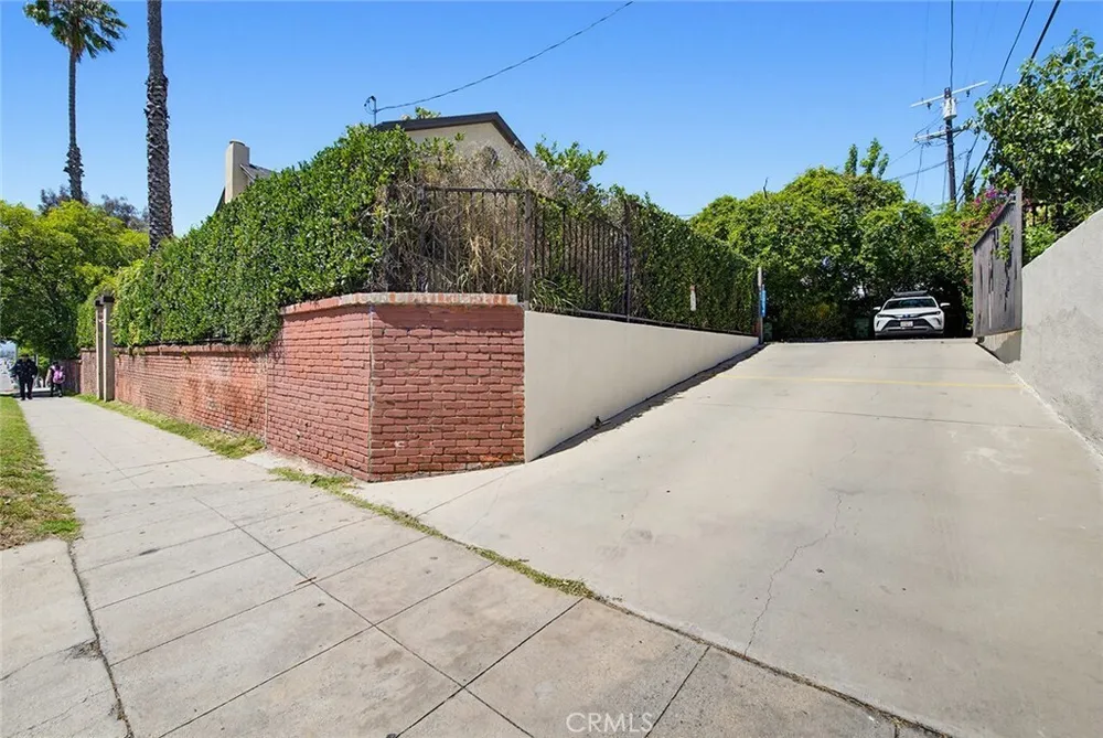 238 S Westmoreland Ave, Rampart Village, CA 90004