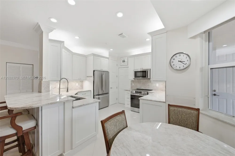 2608 Oakbrook Ct, Weston, FL 33332