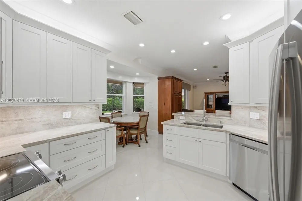 2608 Oakbrook Ct, Weston, FL 33332