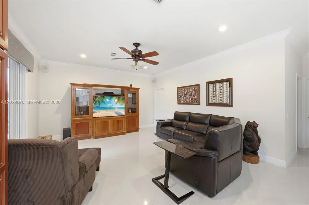 2608 Oakbrook Ct, Weston, FL 33332