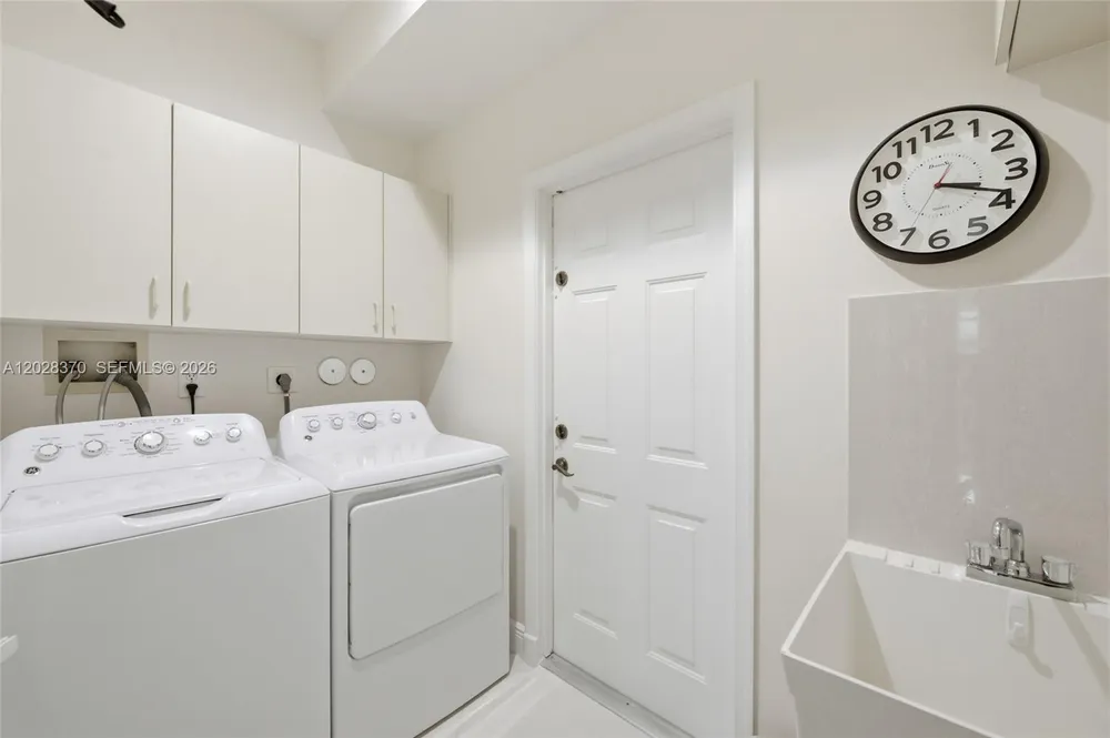 2608 Oakbrook Ct, Weston, FL 33332