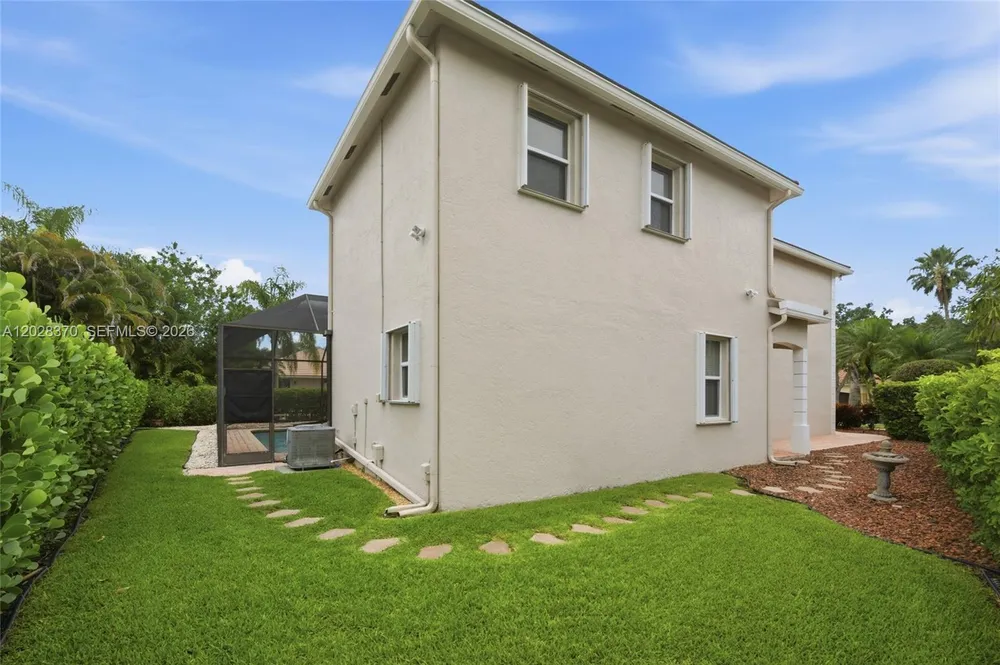 2608 Oakbrook Ct, Weston, FL 33332
